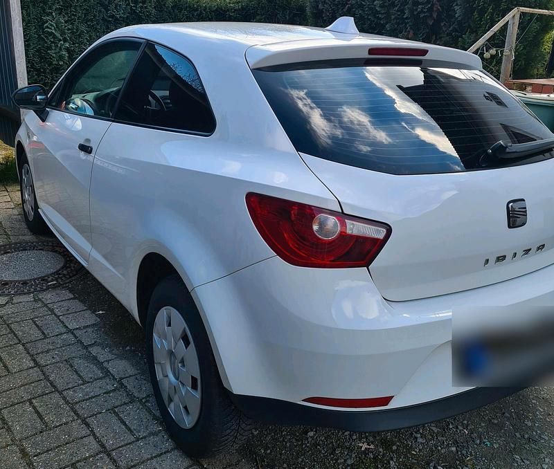 Gebraucht Seat Ibiza 60 PS (44 kW) 2011 Weiß Kleinwagen