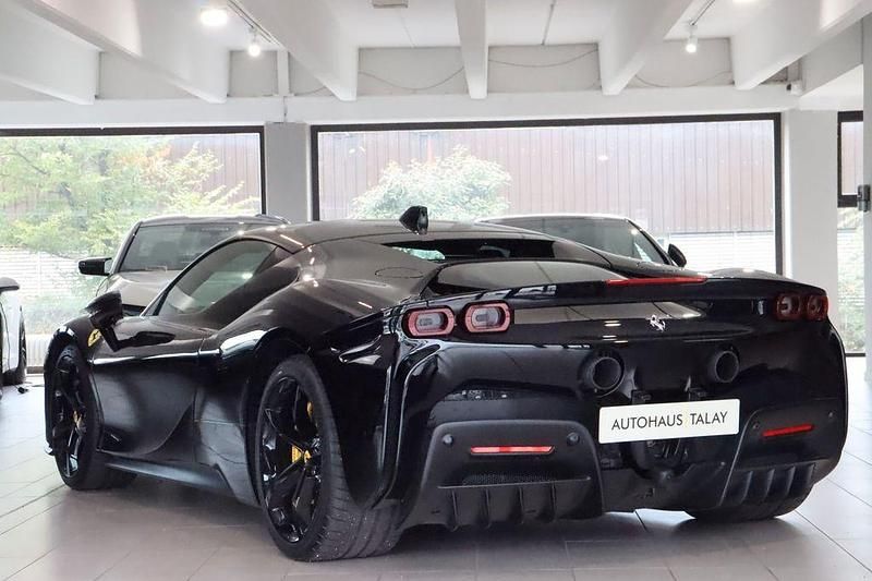 Gebraucht Ferrari SF90 1001 PS (736 kW) 2023 Schwarz Coupé