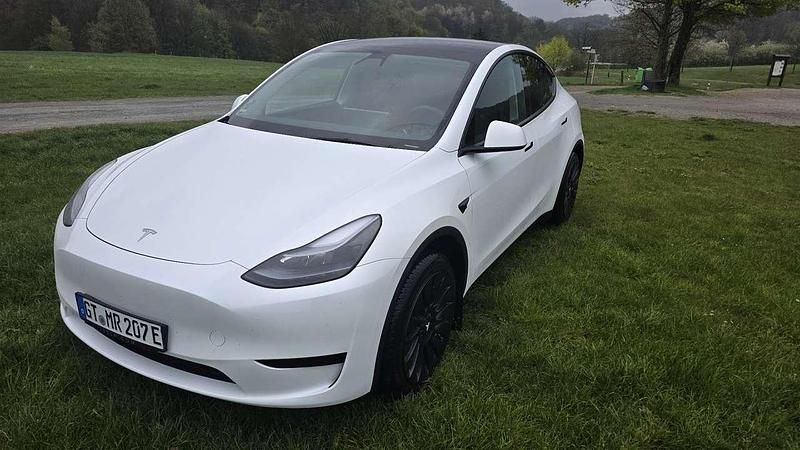 Gebraucht Tesla Model Y Standard Range 219 kW (299 PS) 2023 Weiß SUV