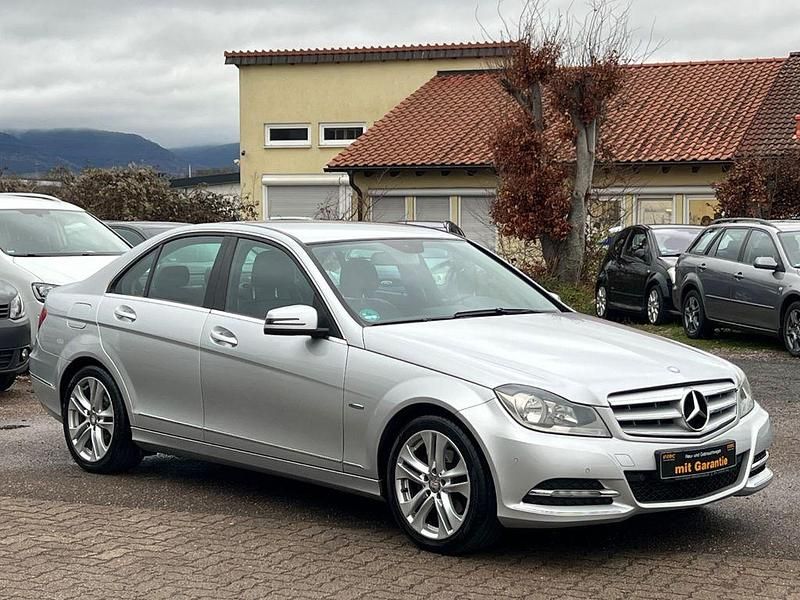 Silber Gebraucht 2011 Mercedes C180 Avantgarde Limousine | 7.999 € (Fairer Preis) - Bild 1/4