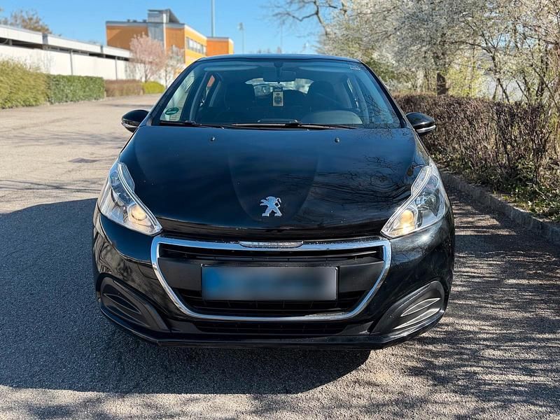 Gebraucht Peugeot 208 Active 82 PS (60 kW) 2017 Schwarz Kleinwagen