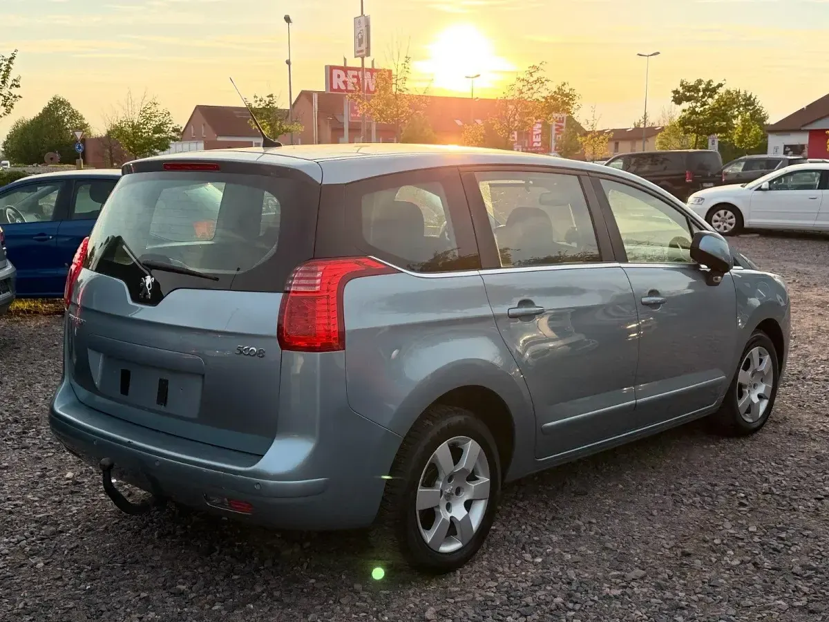 Gebraucht Peugeot 5008 Active 156 PS (114 kW) 2012 Van / Kleinbus
