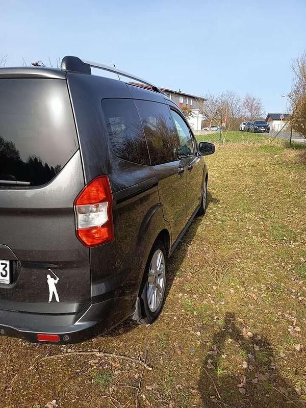 Gebraucht Ford Tourneo Courier Titanium 95 PS (69 kW) 2017 Grau Van / Kleinbus