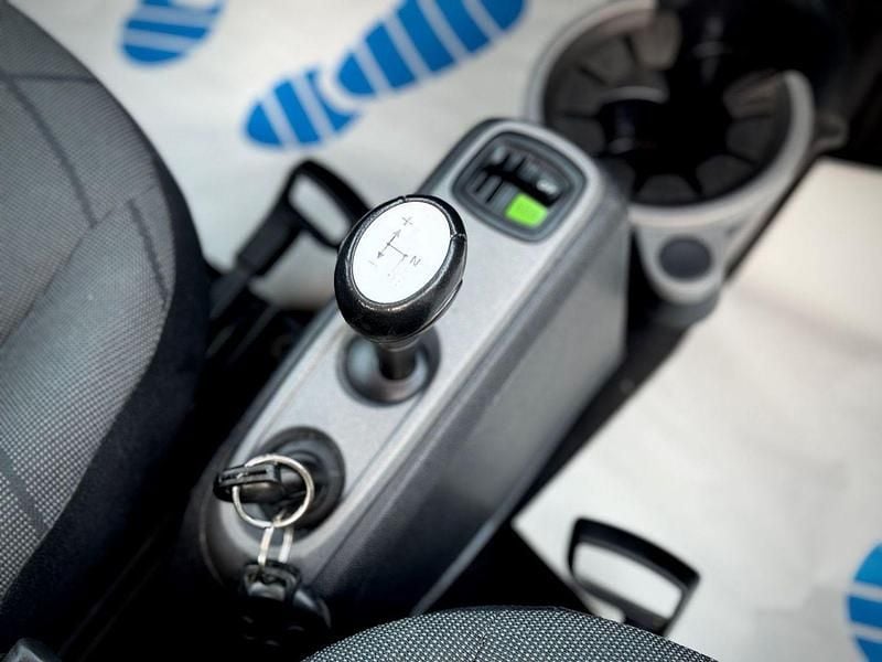 Gebraucht Smart ForTwo Coupé 71 PS (52 kW) 2011 Tridionsicherheitszelle silbe Coupé