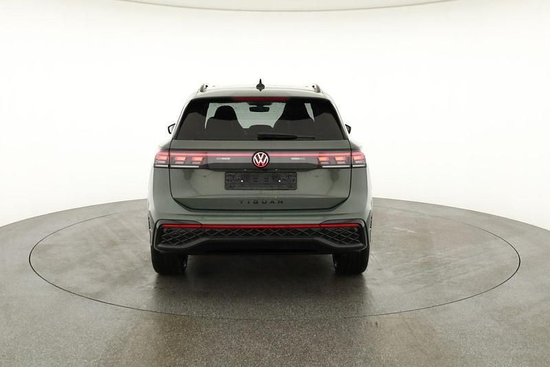 Neu VW Tiguan R-line 272 PS (200 kW) 2026 Cipressino grün metallic SUV