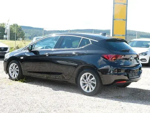 Gebraucht Opel Astra Elegance 146 PS (107 kW) 2021 Onyx schwarz Limousine
