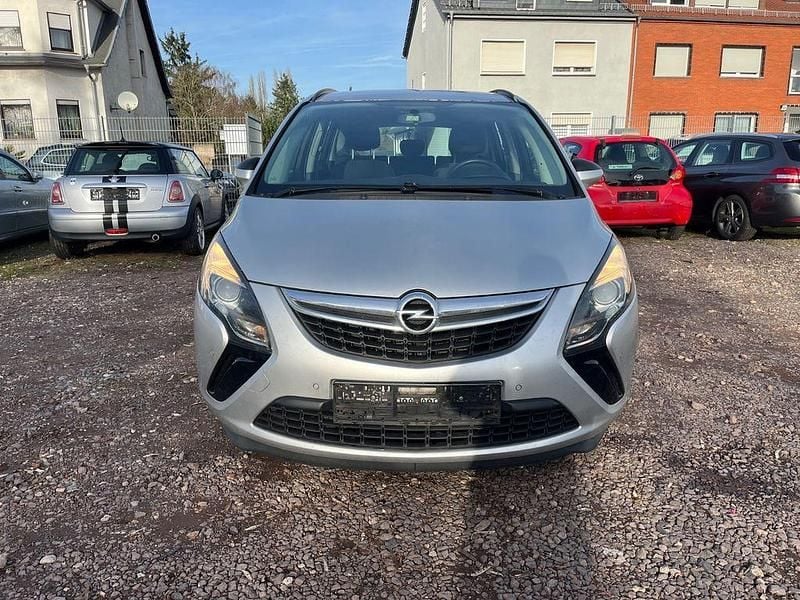 Silber Gebraucht 2015 Opel Zafira Tourer Van / Kleinbus | 3.490 € (Superpreis) - Bild 1/4