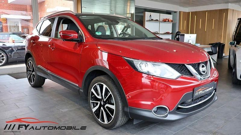 Gebraucht Nissan Qashqai 360º 131 PS (96 kW) 2016 Rot SUV