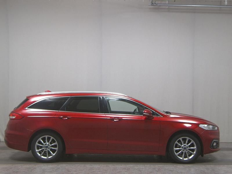 Rot Gebraucht 2020 Ford Mondeo Titanium Limousine | 9.980 € (Superpreis) - Bild 1/4