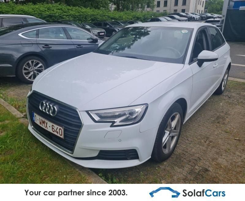 Weiß Gebraucht 2019 Audi A3 Sportback Sport Limousine | 10.527 € (Superpreis) - Bild 1/4