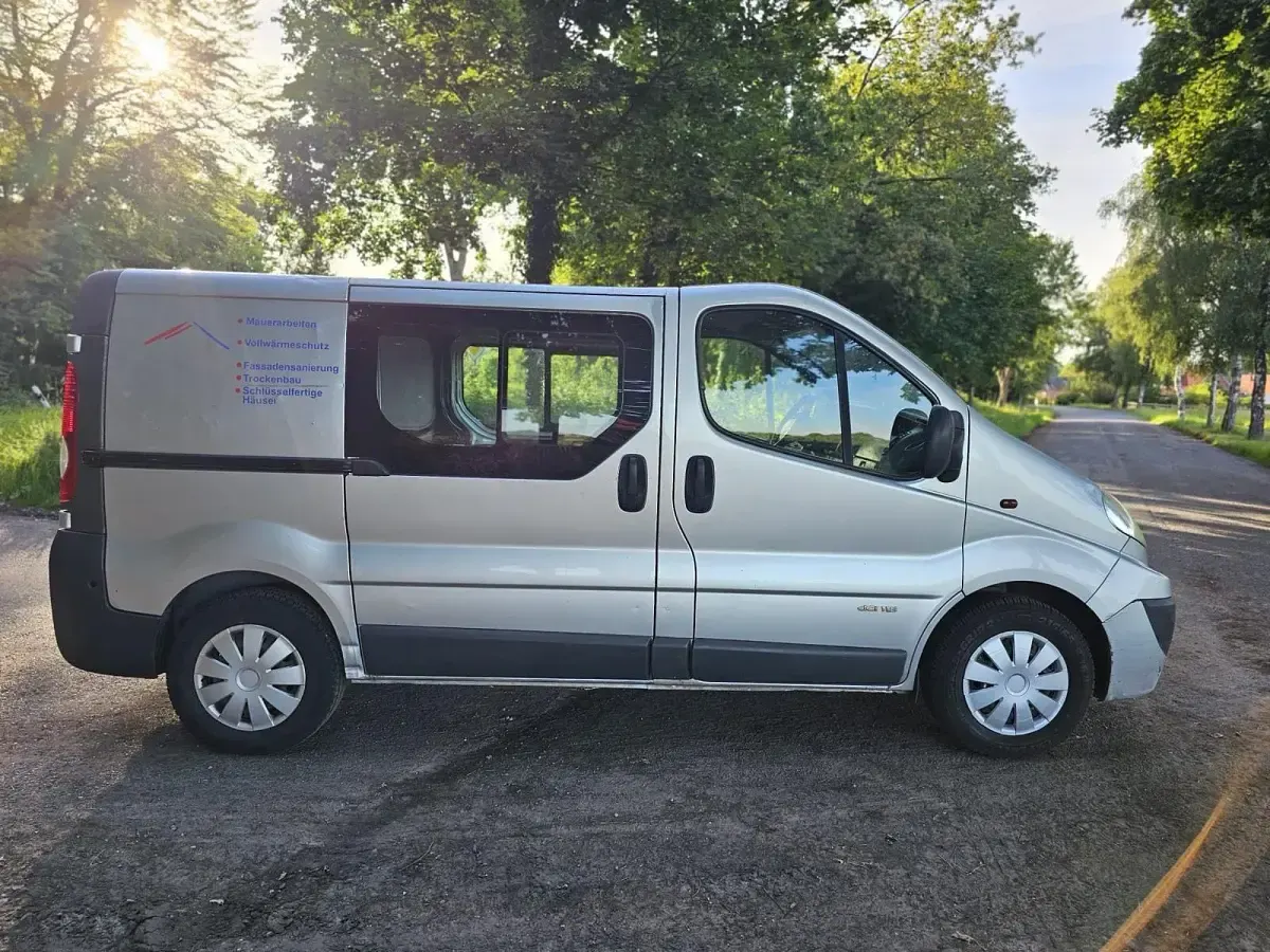 Gebraucht Renault Traffic 115 PS (84 kW) 2007 Silber Van