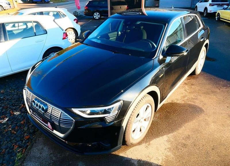 Second-hand Audi e-tron Performance 230 kW (313 CP) 2021 Negru SUV
