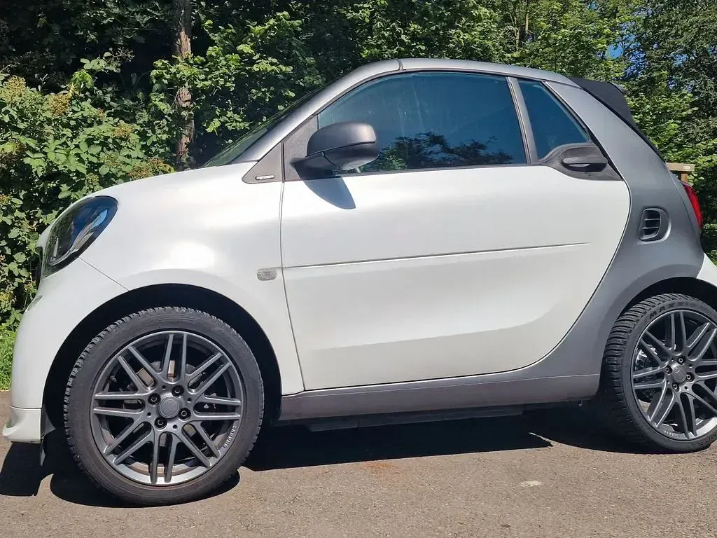 Gebraucht Smart ForTwo Cabrio Brabus 90 PS (66 kW) 2017 Weiß Cabrio