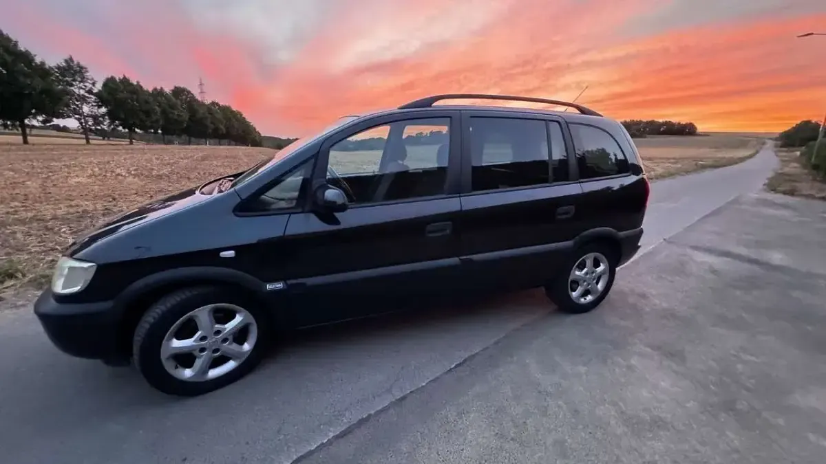 Gebraucht Opel Zafira 147 PS (108 kW) 2002 Schwarz Van / Kleinbus