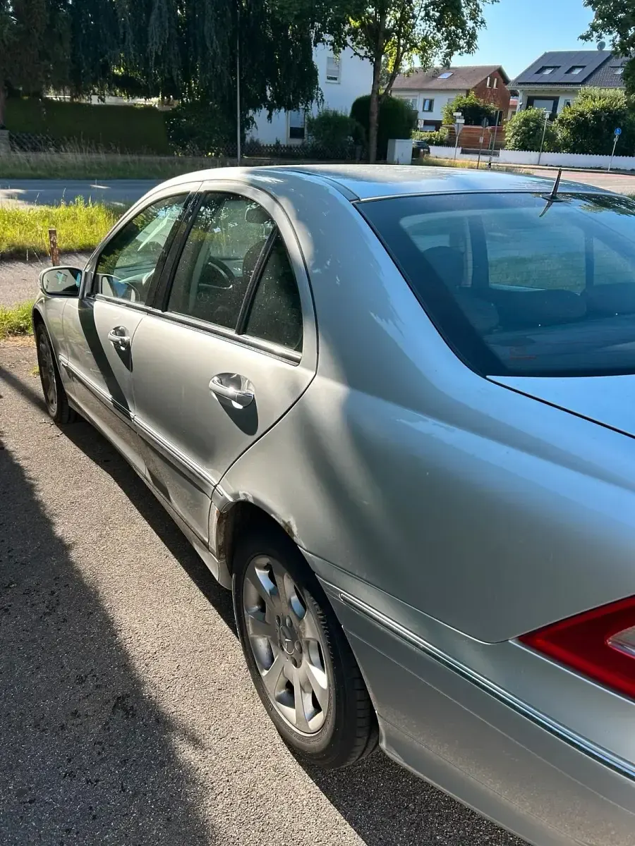 Gebraucht Mercedes C220 150 PS (110 kW) 2005 Silber Limousine