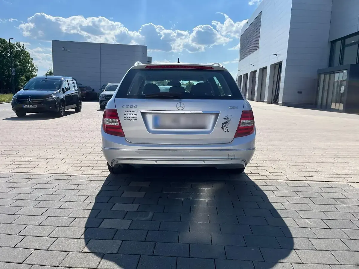 Gebraucht Mercedes C200 Avantgarde 136 PS (100 kW) 2011 Silber Limousine