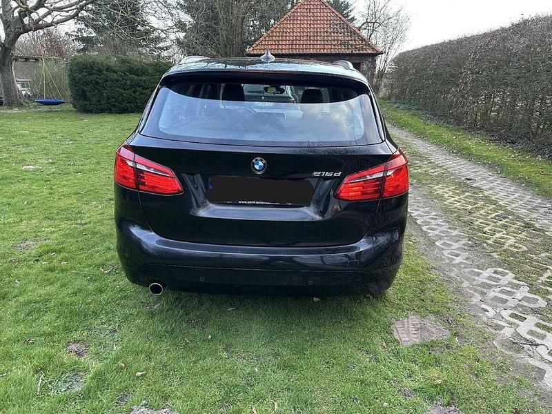 Gebraucht BMW 216 Active Tourer Advantage 116 PS (85 kW) 2015 Schwarz Van / Kleinbus