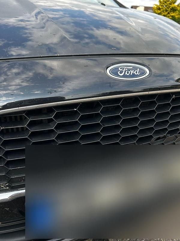 Gebraucht Ford Fiesta Trend 101 PS (74 kW) 2016 Schwarz Kleinwagen