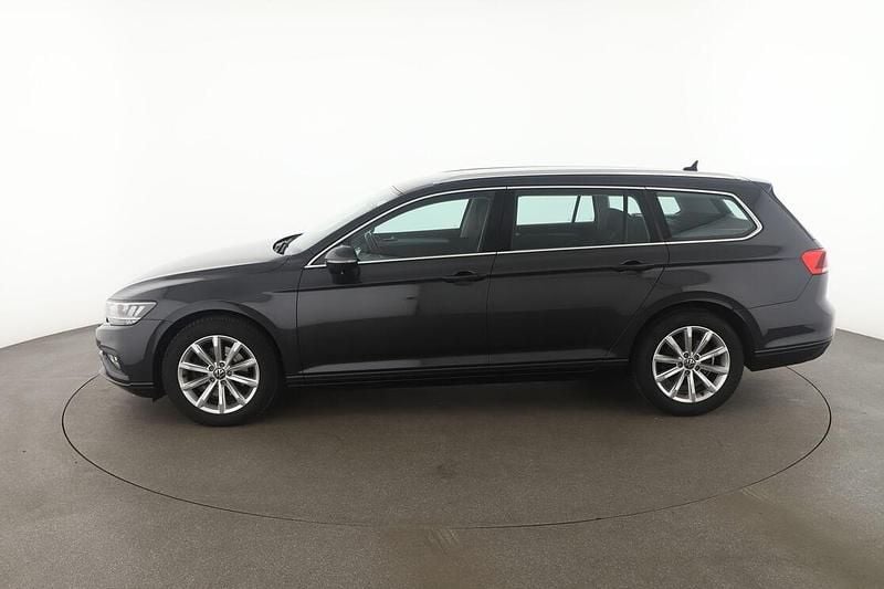 Gebraucht VW Passat Business 150 PS (110 kW) 2021 Grau Kombi