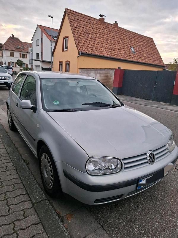Grau Gebraucht 2000 VW Golf IV Kleinwagen | 350 € (Superpreis) - Bild 1/4