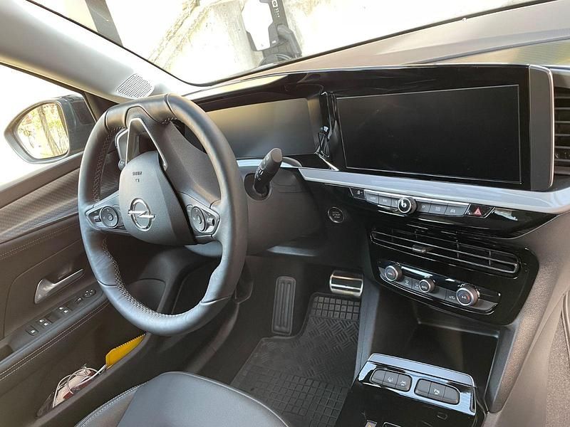 Gebraucht Opel Mokka-e Ultimate 100 kW (136 PS) 2022 Schwarz SUV