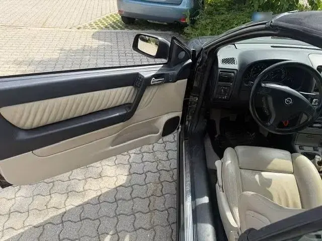 Gebraucht Opel Astra Cabriolet 147 PS (108 kW) 2002 Schwarz Cabrio