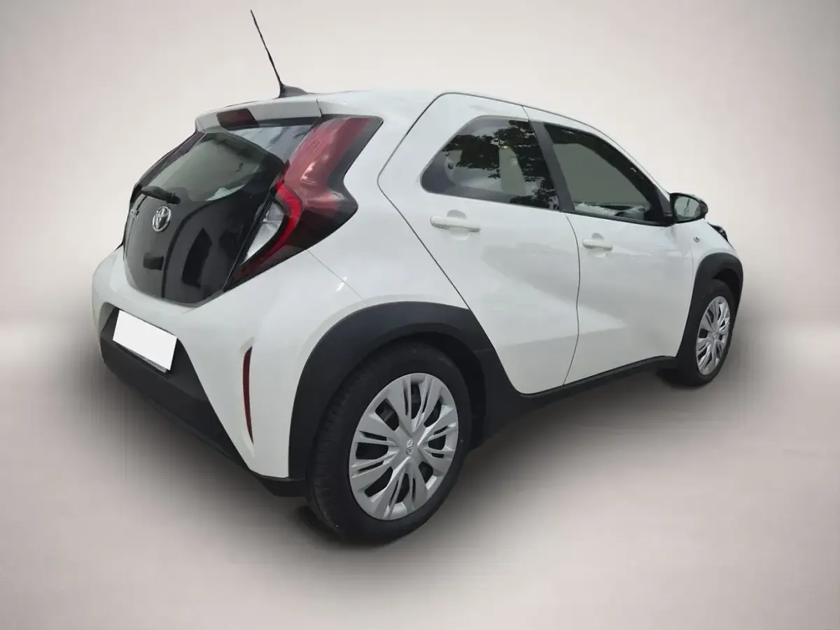 Gebraucht Toyota Aygo X 72 PS (52 kW) 2023 Weiß SUV