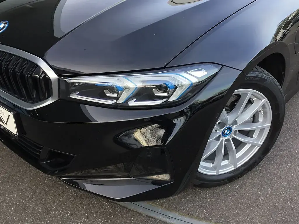 Käytetty BMW 330e 292 HP (214 kW) 2024 Musta Farmari