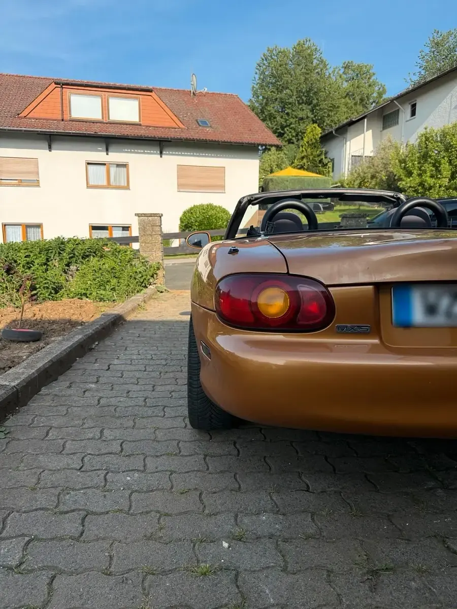 Usata Mazda MX5 110 CV (80 kW) 1998 Oro Cabrio