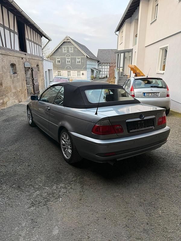 Gebraucht BMW 318 Cabriolet 150 PS (110 kW) 2005 Grau Cabrio