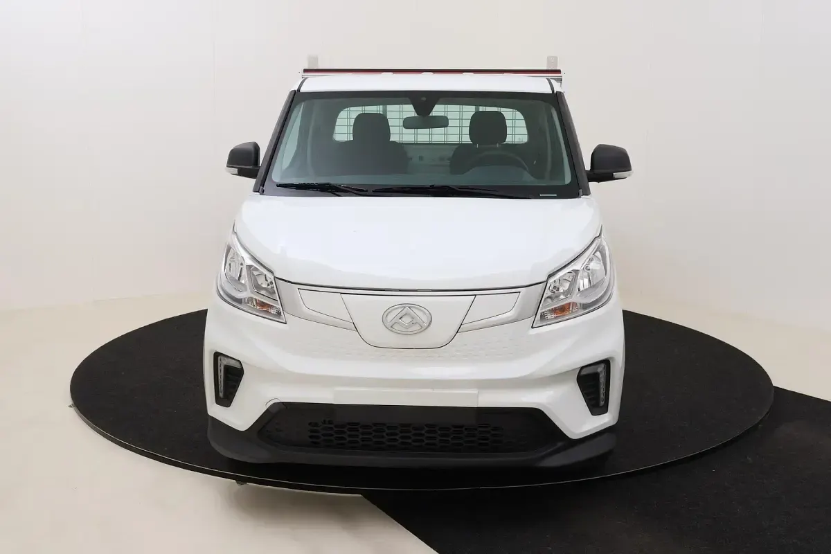 Neu Maxus eDeliver 3 89 kW (122 PS) 2025 Warm white Van