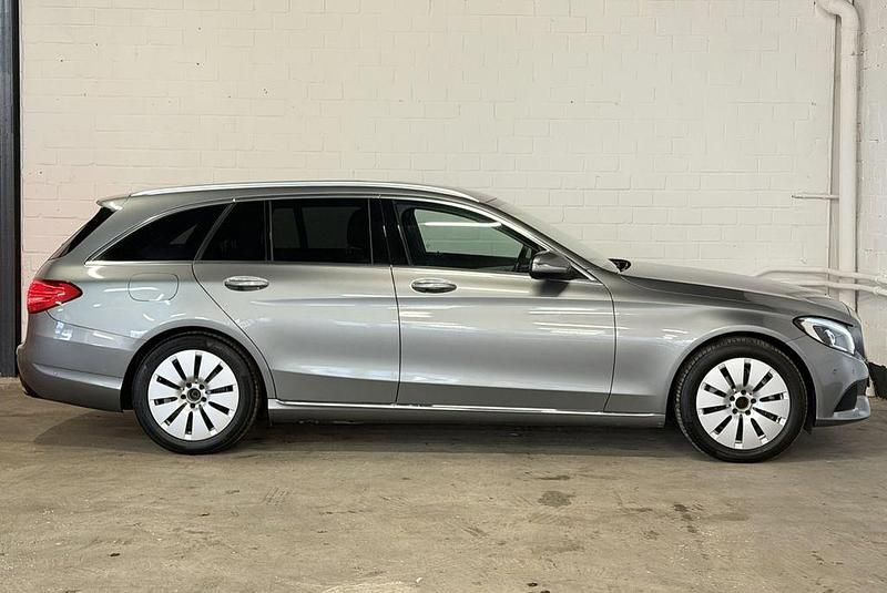 Gebraucht Mercedes C200 Avantgarde 136 PS (100 kW) 2015 Palladiumsilber  metalliclack Kombi