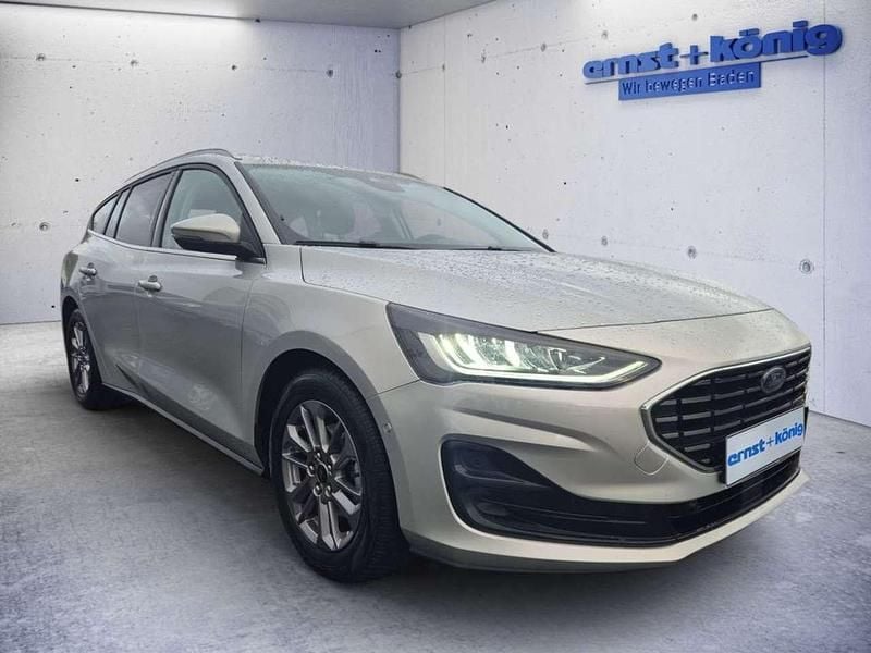 Gebraucht Ford Focus 116 PS (85 kW) 2024 Moondust silver (metallic) Kombi