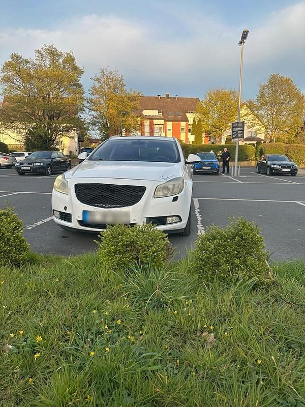 Gebraucht Opel Insignia 160 PS (117 kW) 2010 Weiß Kombi