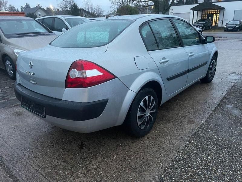 Gebraucht Renault Mégane II 113 PS (83 kW) 2004 Silber Limousine