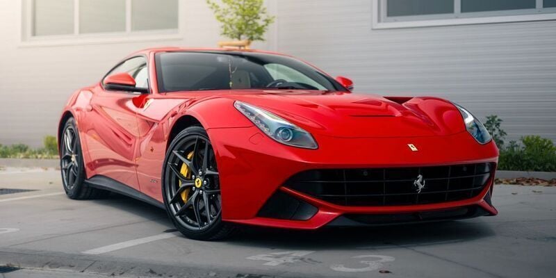 Rot Gebraucht 2015 Ferrari F12 | 250.000 € (Fairer Preis) - Bild 1/4