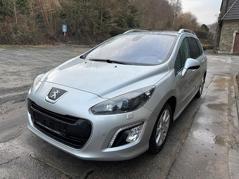 Gebraucht Peugeot 308 111 PS (81 kW) 2012 Silber Kombi