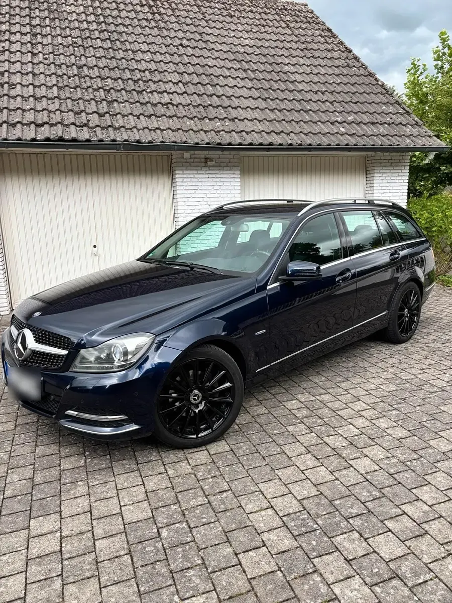 Gebraucht Mercedes 220 170 PS (125 kW) 2011 Blau Kombi
