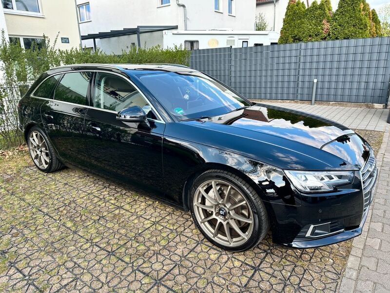 Schwarz Gebraucht 2017 Audi A4 Ambiente Kombi | 22.500 € (Fairer Preis) - Bild 1/4