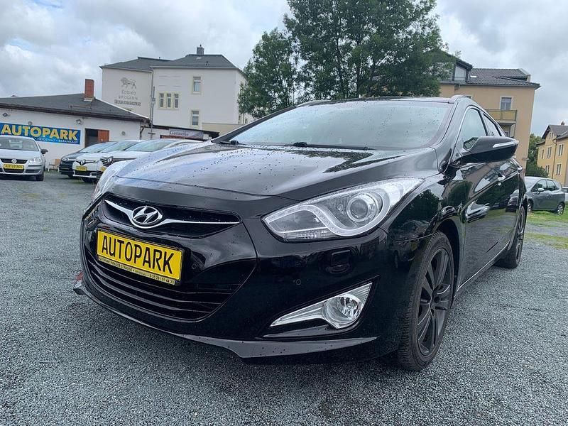 Schwarz Gebraucht 2014 Hyundai i40 Kombi | 7.300 € (Fairer Preis) - Bild 1/4