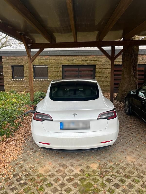 Gebraucht Tesla Model 3 Standard Range Plus 225 kW (306 PS) 2021 Weiß Limousine