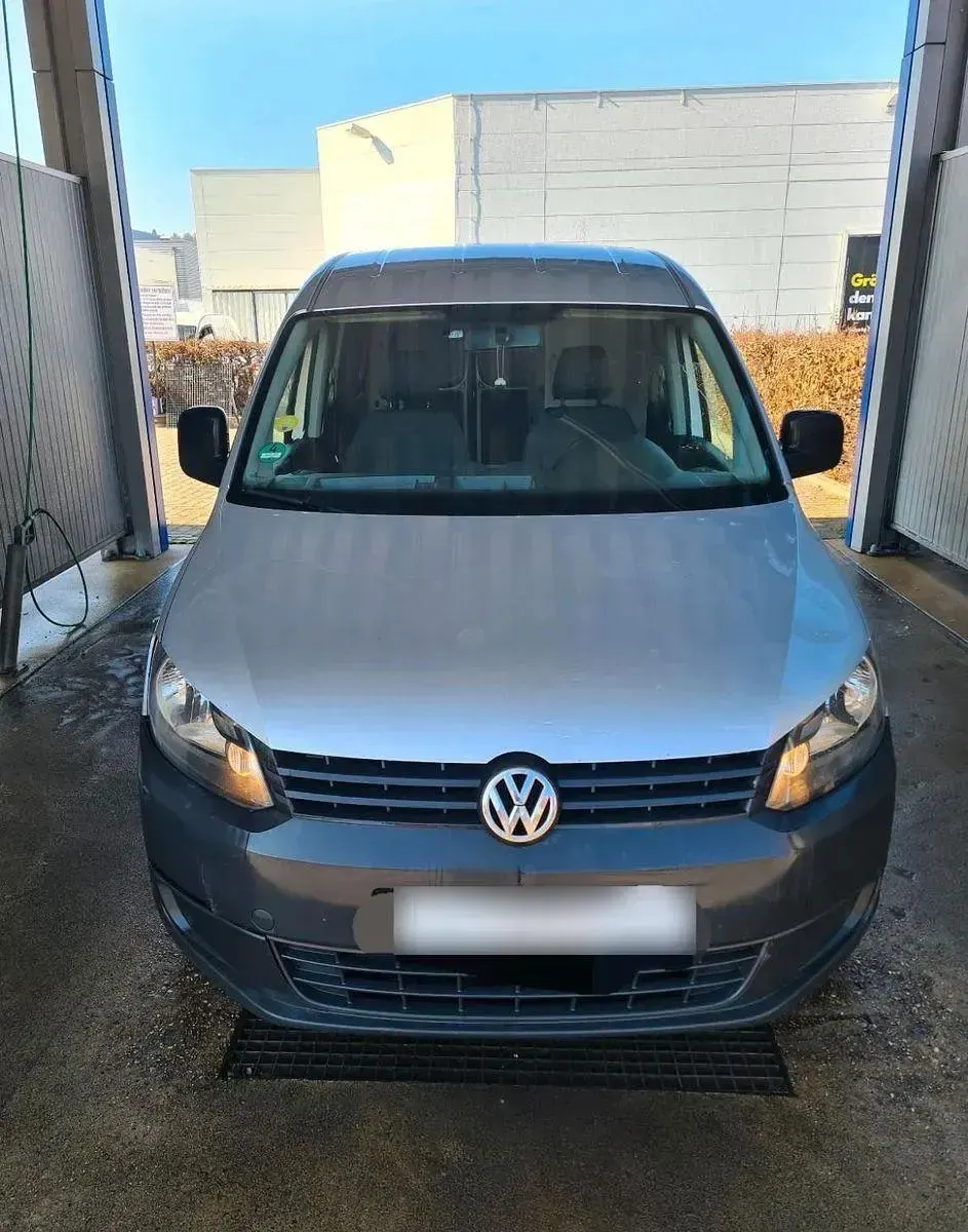 Używany VW Caddy Maxi 102 KM (75 kW) 2014 Srebrny Minivan