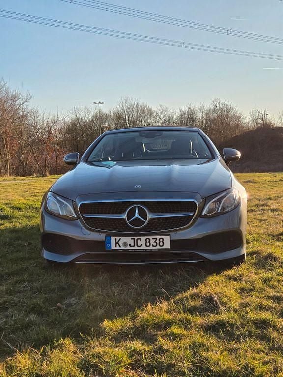Grau Gebraucht 2019 Mercedes E220 Cabrio | 29.999 € (Superpreis) - Bild 1/4