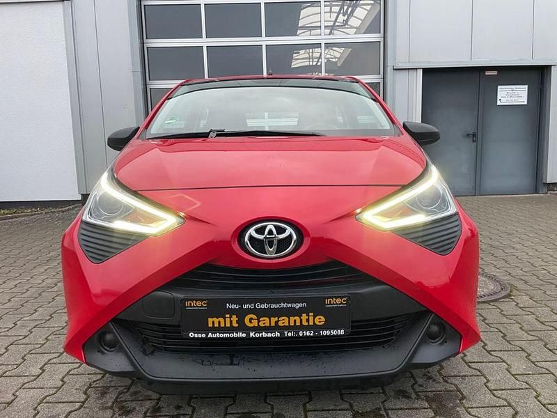 Gebraucht Toyota Aygo 72 PS (52 kW) 2020 Rot Kleinwagen