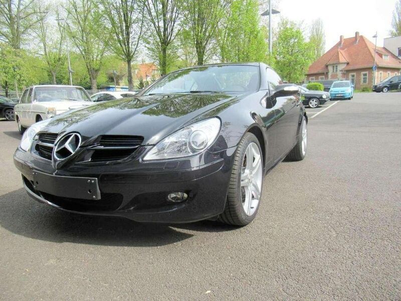 Obsidianschwarz Gebraucht 2004 Mercedes SLK350 Cabrio | 19.500 € - Bild 1/4