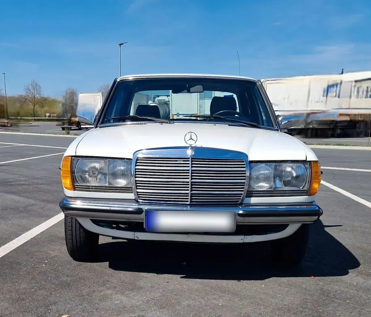 Gebraucht Mercedes 200 109 PS (80 kW) 1983 Weiß Limousine