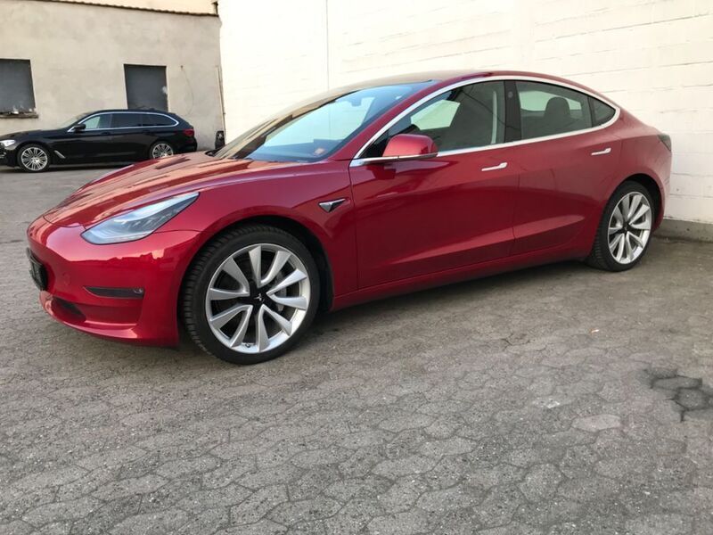 Gebraucht Tesla Model 3 Long Range AWD 366 kW (498 PS) 2019 Rot Limousine