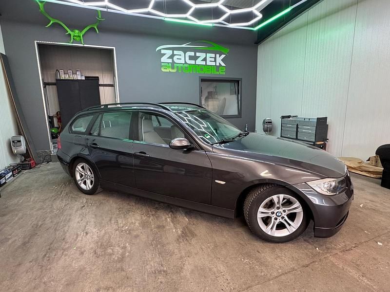Gebraucht BMW 318 140 PS (102 kW) 2007 Grau Kombi