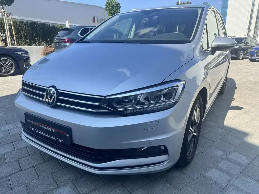 Gebraucht VW Touran Highline 150 PS (110 kW) 2022 Silber Van / Kleinbus
