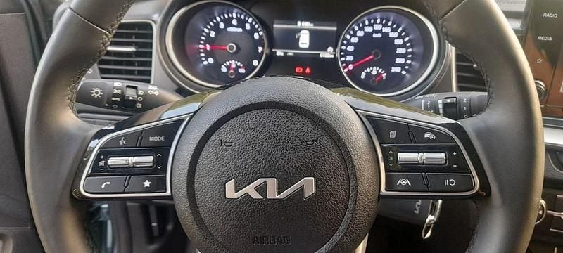 Gebraucht Kia Ceed Sportswagon Edition 7 101 PS (74 kW) 2023 Grün Kombi